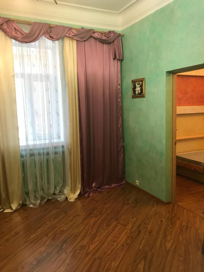 Уютная Квартира В Центре Старого Города! Kamjanets-Podilskyi Eksteriør billede